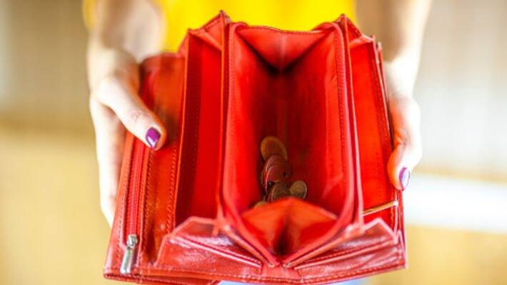 Know about these astrological effective tips to overcome financial crisis Know about these astrological effective tips to overcome financial crisis