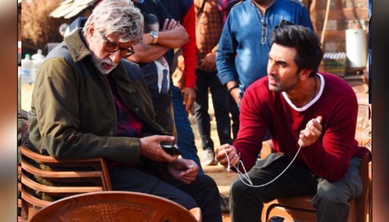 এই ছবির কাজ এখন প্রায় শেষের পথে। এমনই সময় সহ অভিনেতাকে নিয়ে মুখ খুললেন অমিতাভ।