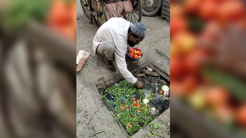 Shocking photos of vegetable vendor selling tomatoes and peas washed in dirty drainage water kph
