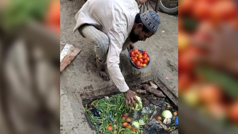 Shocking photos of vegetable vendor selling tomatoes and peas washed in dirty drainage water kph