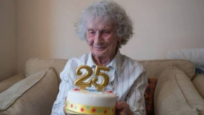 100 years old grandmother celebrates her 25th birthday at Portsmouth 100 years old grandmother celebrates her 25th birthday at Portsmouth
