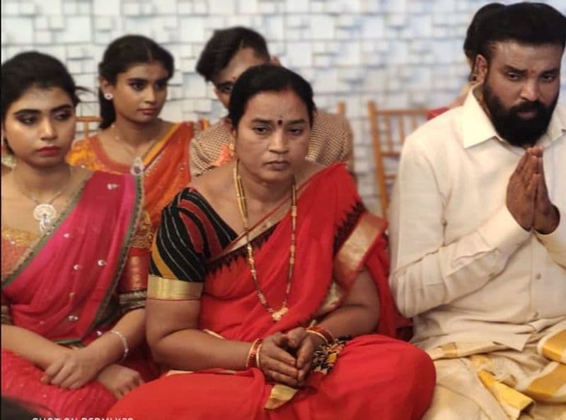 karnataka health minister b sriramulu daughter rakshitha wedding 500 crorers spent one lakh guests see pics kpt