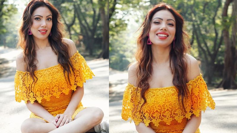 এমনকি তারকারাও নিজেদের ভক্তদের থেকে ফিডব্যাকের আশা করতে থাকে।