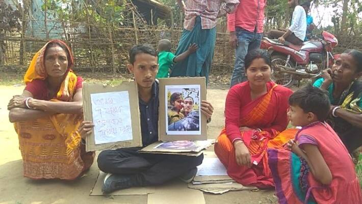 Lover sit on dharna for girlfriend in jhargram Lover sit on dharna for girlfriend in jhargram