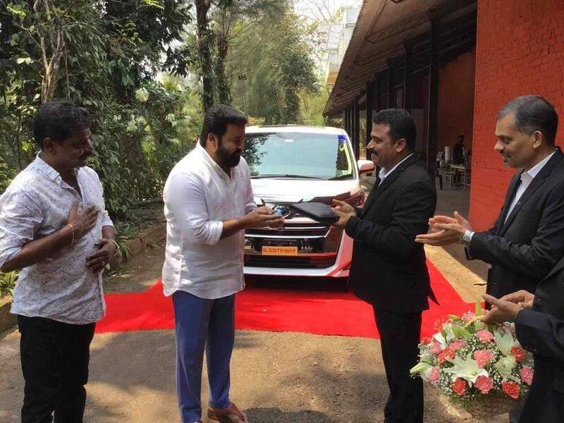First Toyota vellfire mpv car delivered to actor mohanlal in Kerala