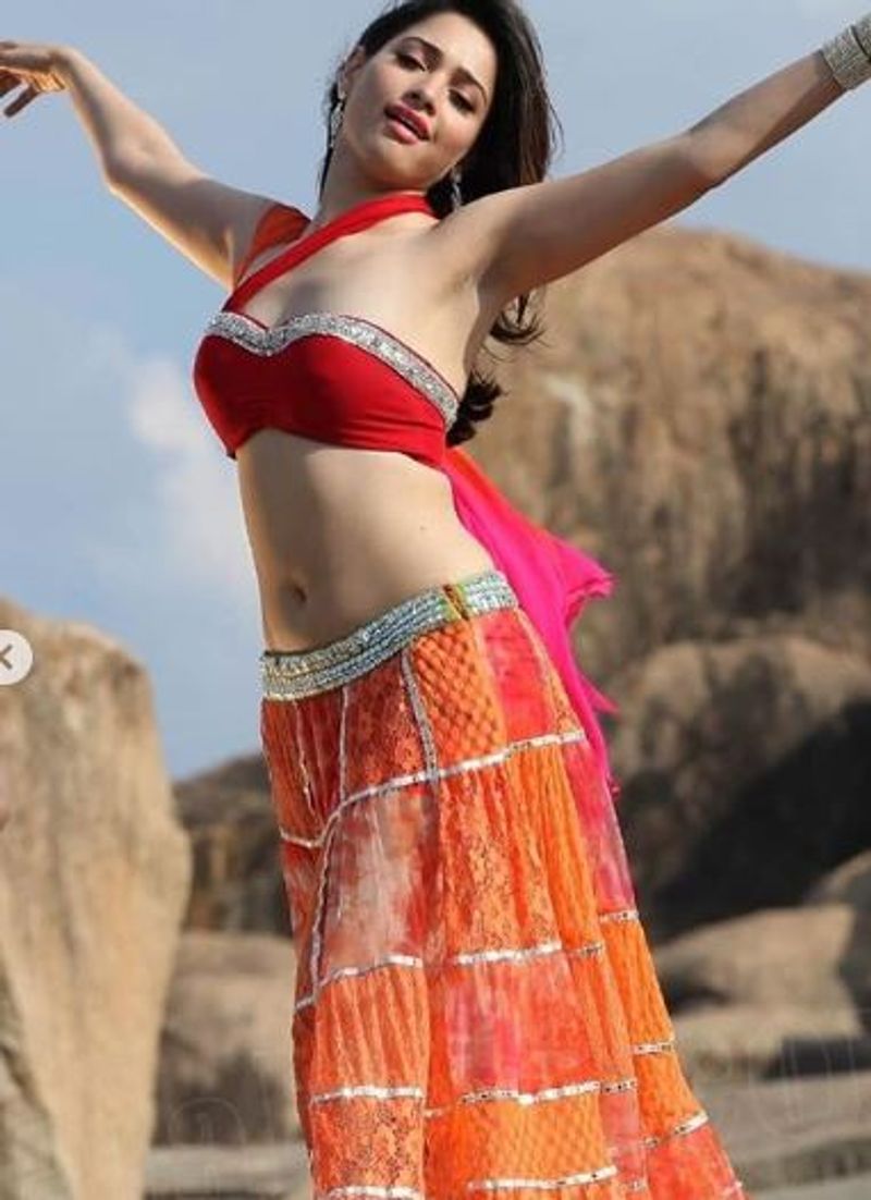 வாரம் ஒரு முறை ஒளிபரப்பாக உள்ள இந்த நிகழ்ச்சியை தொகுத்து வழங்க தமன்னாவிற்கு ஒரு எபிசோட்டிற்கு ரூ.10 லட்சம் சம்பளம் பேசப்பட்டுள்ளதாக தகவல்கள் வெளியாகியுள்ளன. 