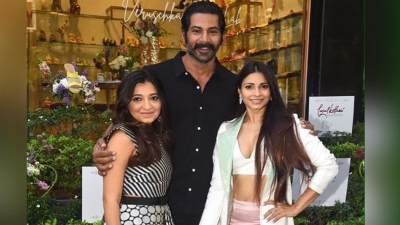 Malaika Arora Arjun Kapoor for dinner date bobby deol with friends KPJ