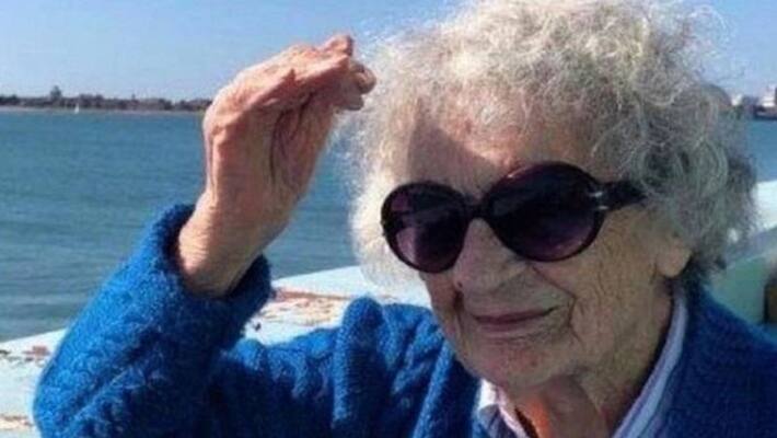 100-year-old woman's 25th birthday celebrated, will be shocked to know the reason MJA 100-year-old woman's 25th birthday celebrated, will be shocked to know the reason MJA
