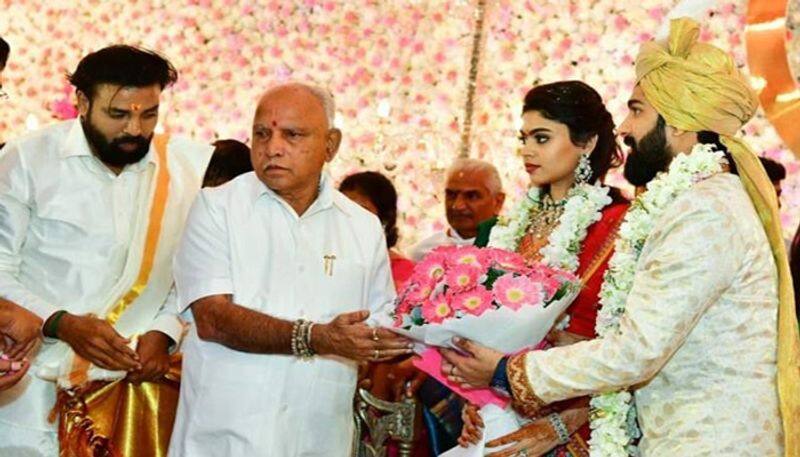 Karnataka bjp minister sriramulu spend 500 crore for his daughter marriage