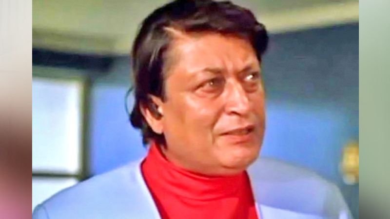 amitabh bachchan shares throwback photo amar akbar anthony mahurat Clap by dharmendra KPJ