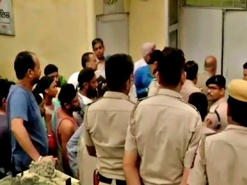 wedding gift exploded killed groom and wife Injured kpr