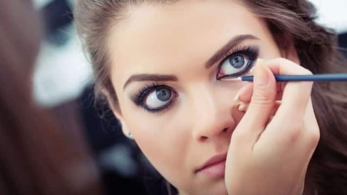 Know the side effects of kajal before applying kajal on the eyes every day BDD Know the side effects of kajal before applying kajal on the eyes every day BDD