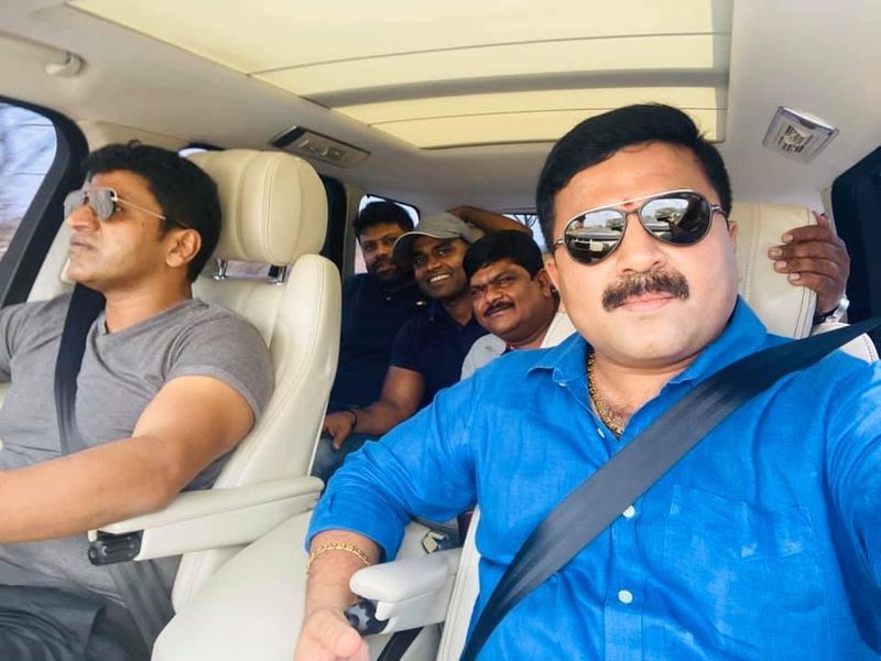 Kannada actor Puneeth Rajkumar visits raichur Mantralayam Ragavendra Swamy temple