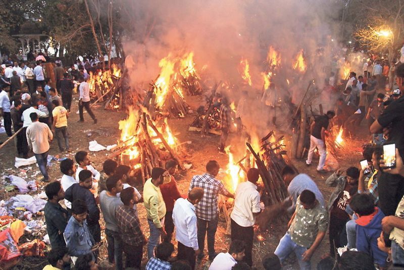 kota news rajasthan news emotions story of bundi bus accident 24 people died in mej river kpr