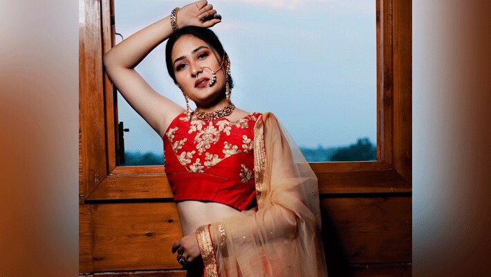 car fell into ditch modal Swati Chauhan died in Uttarakhand kpr