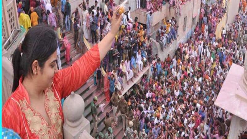 laddu holi celebration in mathura kpl