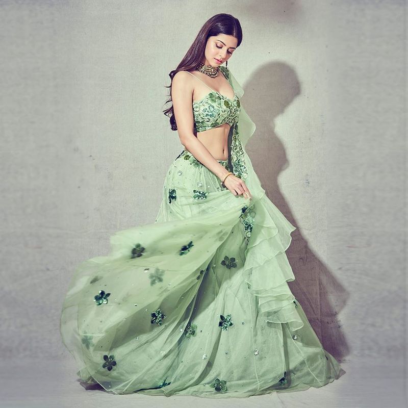 Actress Vedhika latest photo gallery