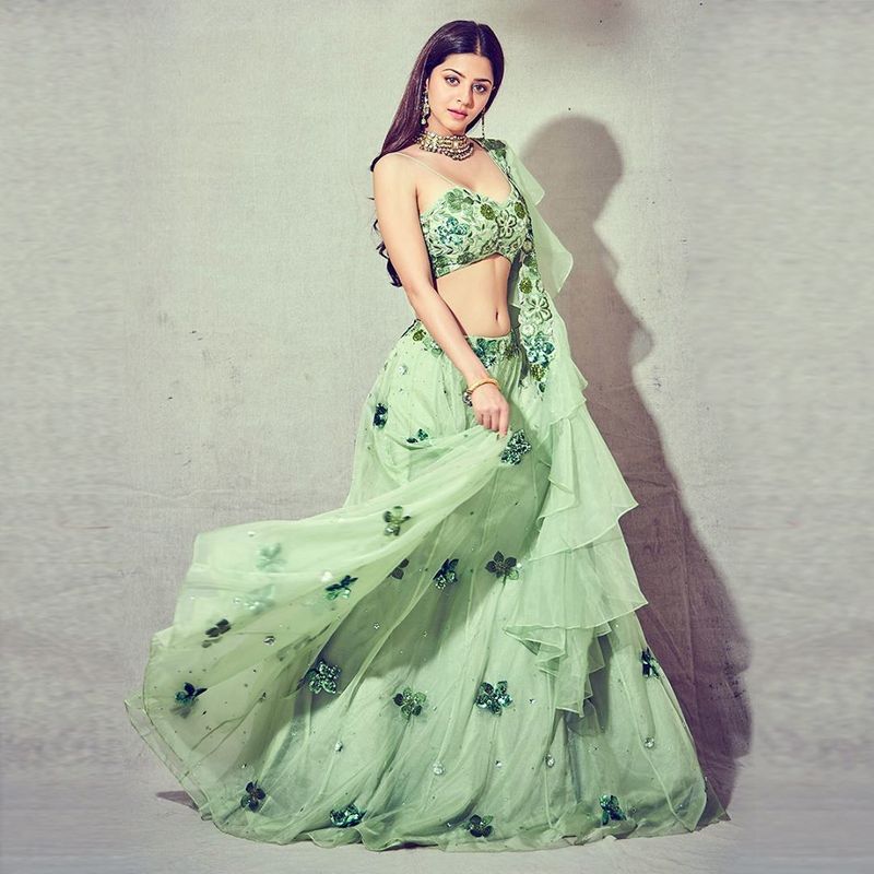 Actress Vedhika latest photo gallery