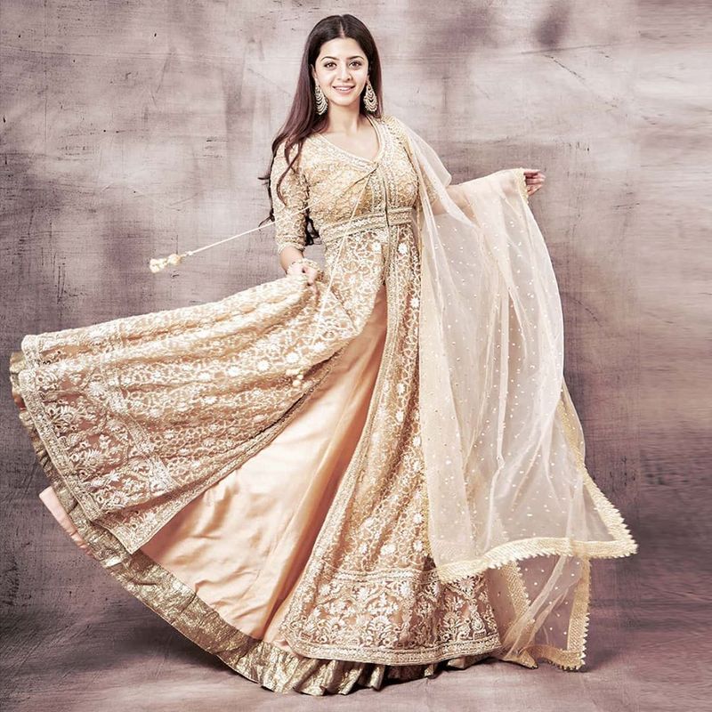 Actress Vedhika latest photo gallery