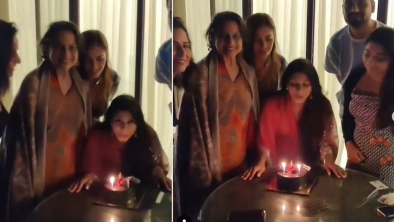 Veteran Bollywood Actress Tanuja wears monokini photos goes viral
