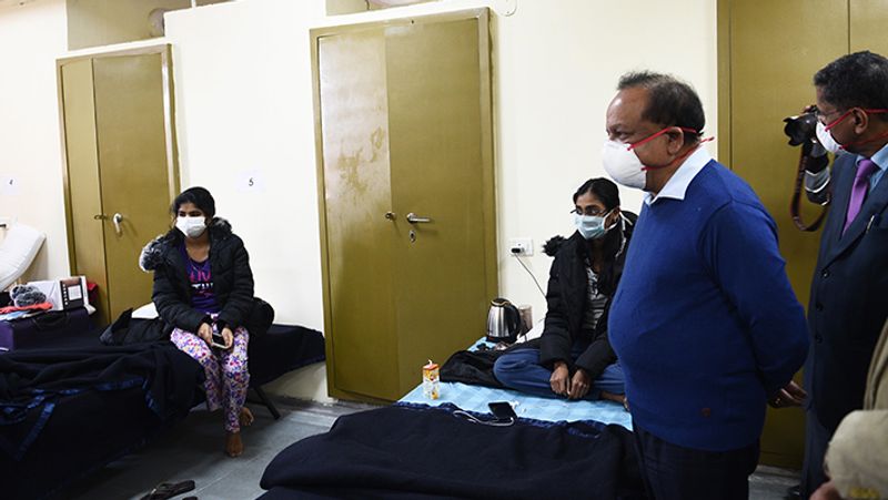 दक्षिण कोरिया में 374 नए केस सामने आए हैं। इसके साथ ही यहां कोरोना वायरस से पीड़ित लोगों की संख्या 5186 के पार पहुंच गई है। जबकि 29 लोगों की मौत हुई है। अमेरिका में 100 मामले सामने आए हैं, जबकि 6 लोगों की जान गई है।