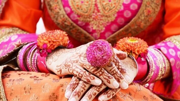 Woman cheated of more than one lakh in Kolkata Woman cheated of more than one lakh in Kolkata