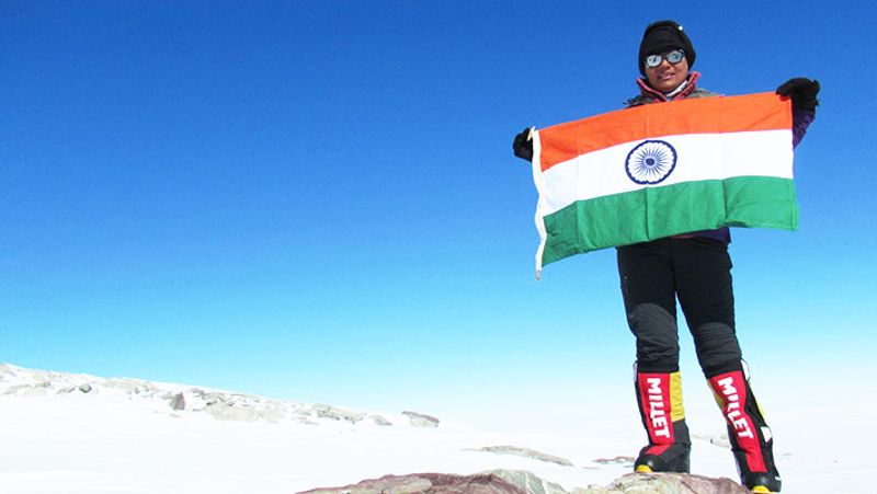 अरुणिमा सिन्हा यूपी के अंबेडकर नगर की रहने वाली हैं। वो राष्ट्रीय स्टार की वॉलीबाल प्लेयर भी रह चुकी हैं।