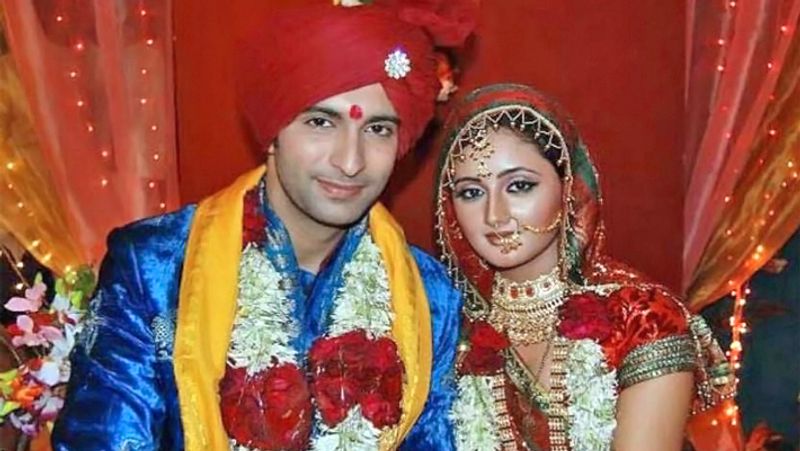 Rashmi Desai Meet her Iranian Fan and Look Her Reaction on Corona Virus KPG