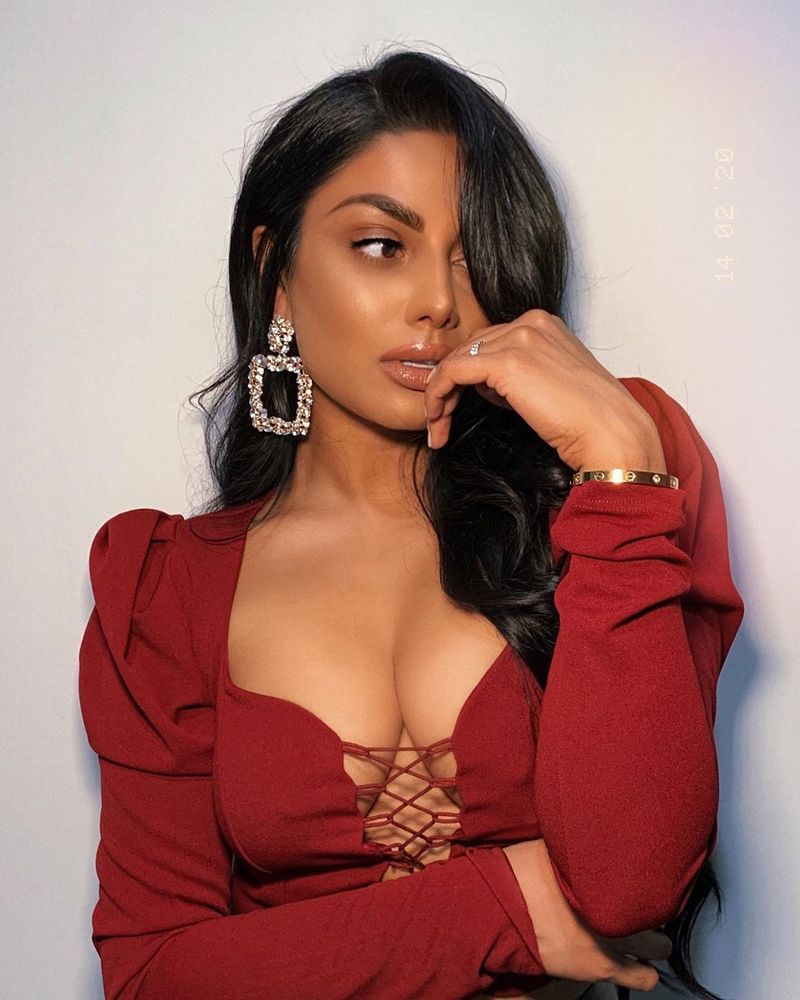 Chandrika Ravi