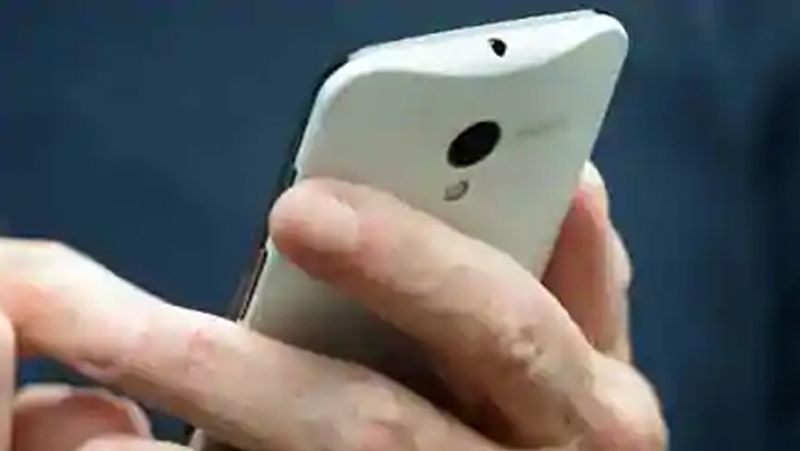 Man beats wife with slipper after she refused to let him check her whatsapp mesaages kph