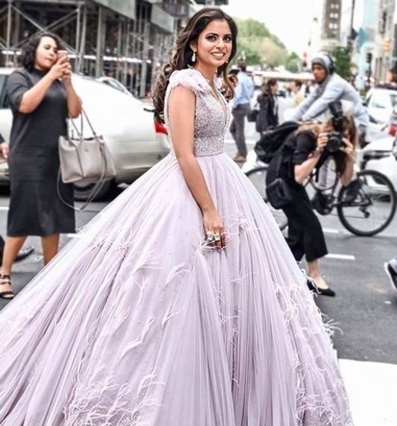 Isha Ambani Photo Gallery
