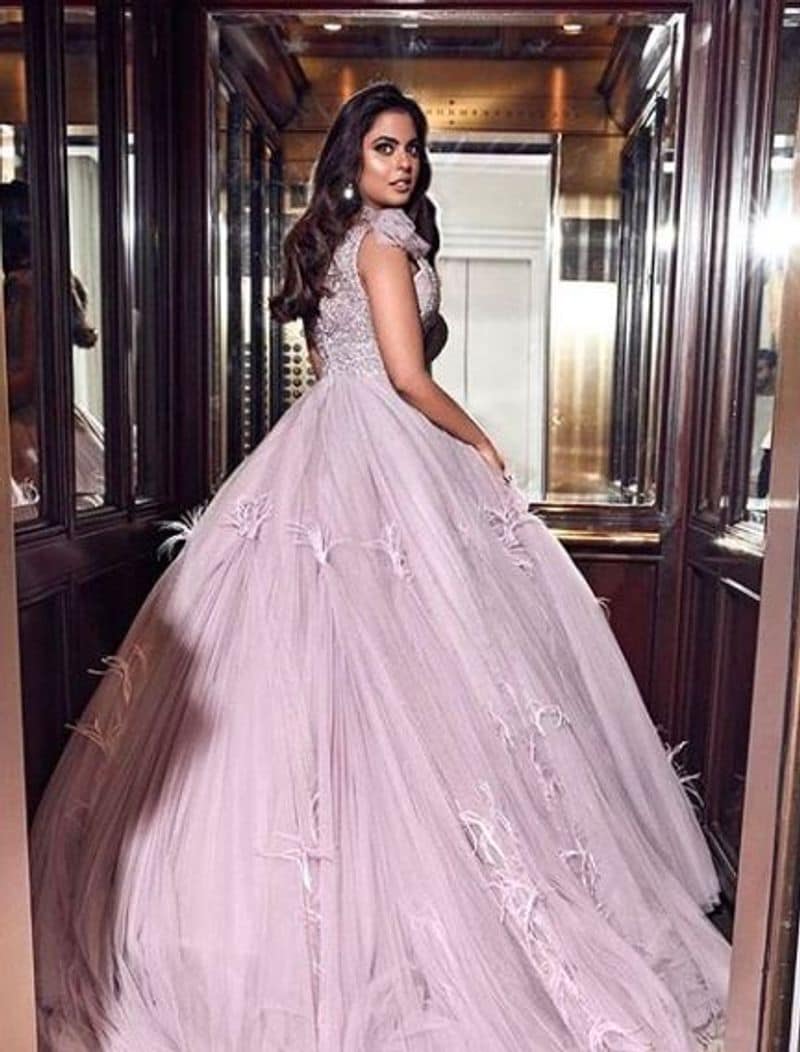 Isha Ambani Photo Gallery
