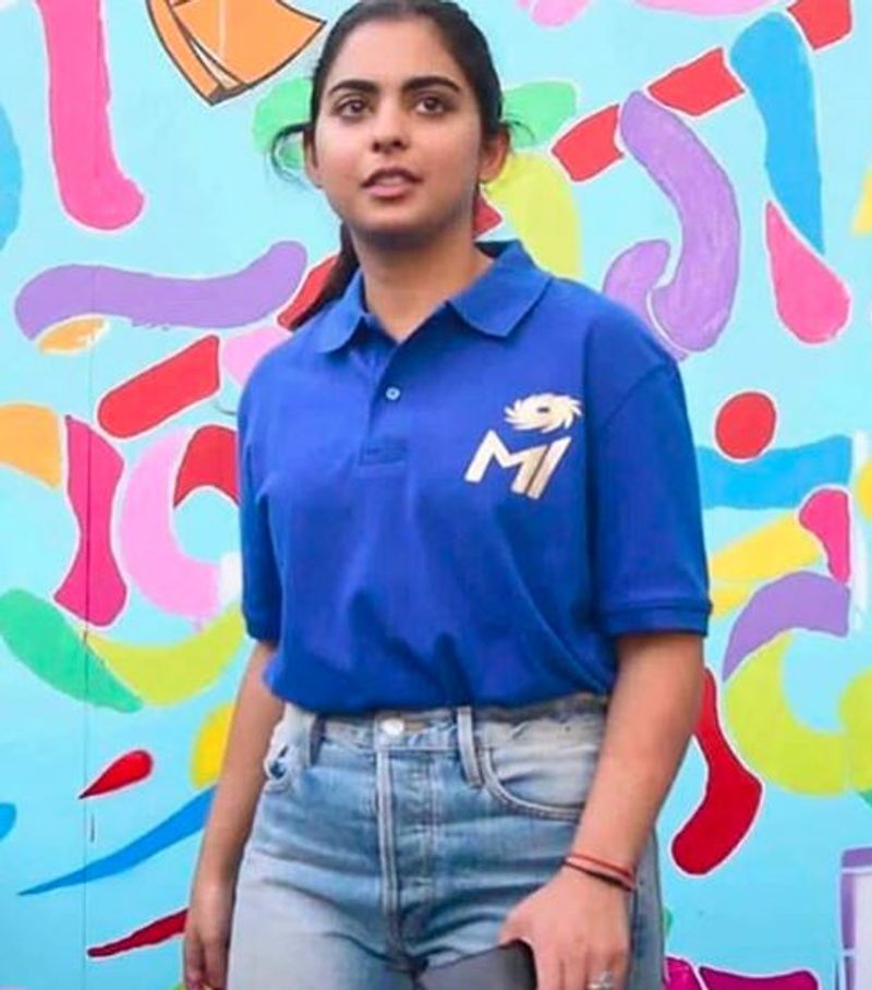 Isha Ambani Photo Gallery