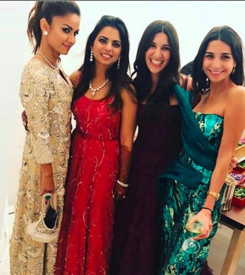 Isha Ambani Photo Gallery