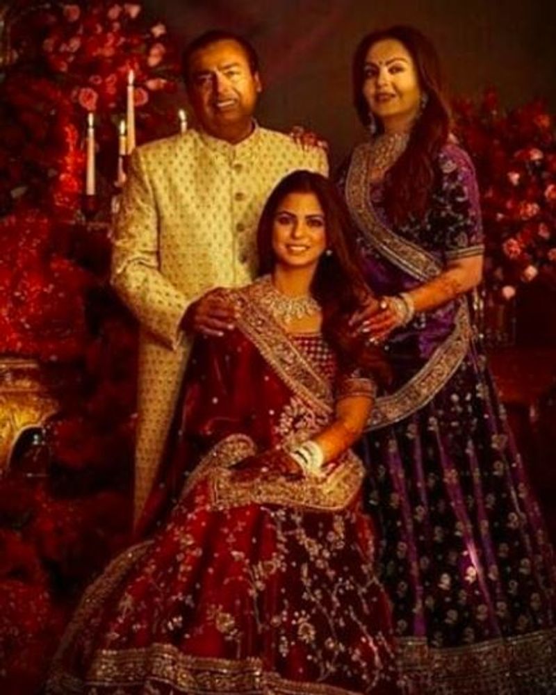 Isha Ambani Photo Gallery
