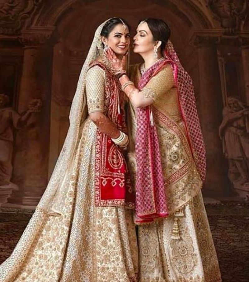 Isha Ambani Photo Gallery