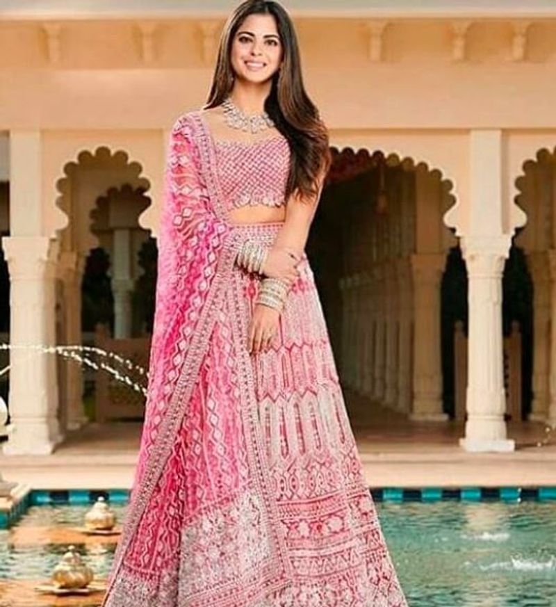 Isha Ambani Photo Gallery