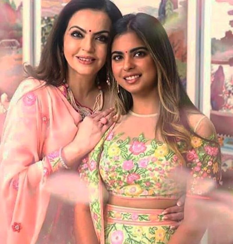 Isha Ambani Photo Gallery