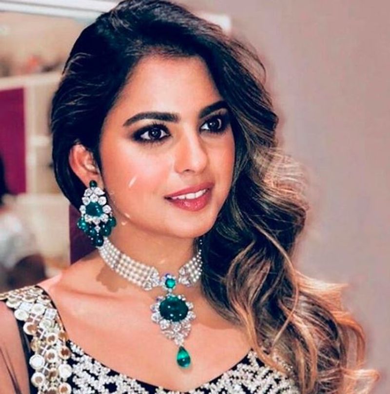 Isha Ambani Photo Gallery
