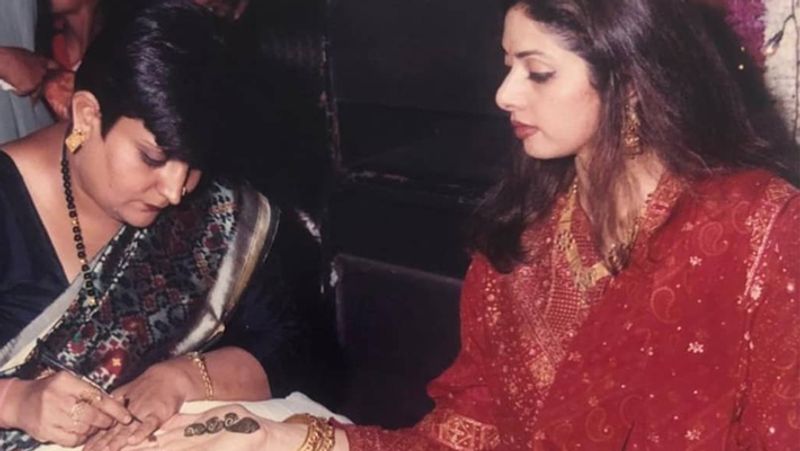 Sridevi rare pics from Sanjay kapoor And Maheep kapoor mehendi ceremony KPY