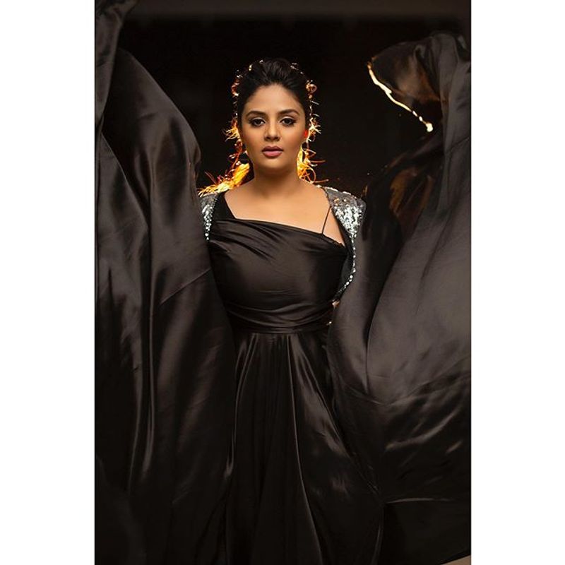 (Courtesy _ Instagram) హౌస్ లో ఉన్నన్ని రోజులు తన అల్లరి, ఆటపాటలతో మెప్పించిన ఈ బ్యూటీ ఫైనల్స్ వరకు చేరుకుంది.