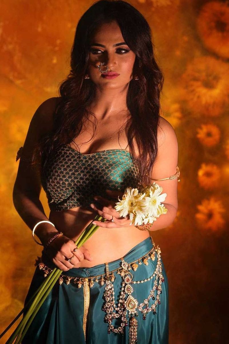 actress ramyapandiyan bigg boss quarantine photo shoot