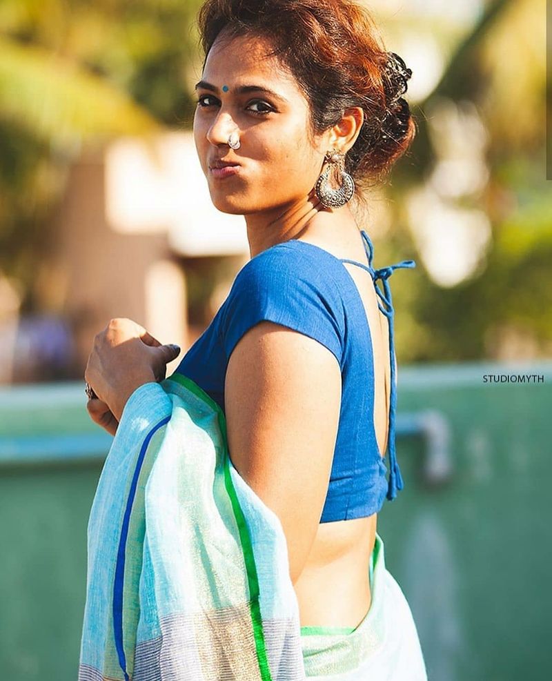 Actress Ramyapandiyan Hot Black Dress Photo Shoot going viral in Social media