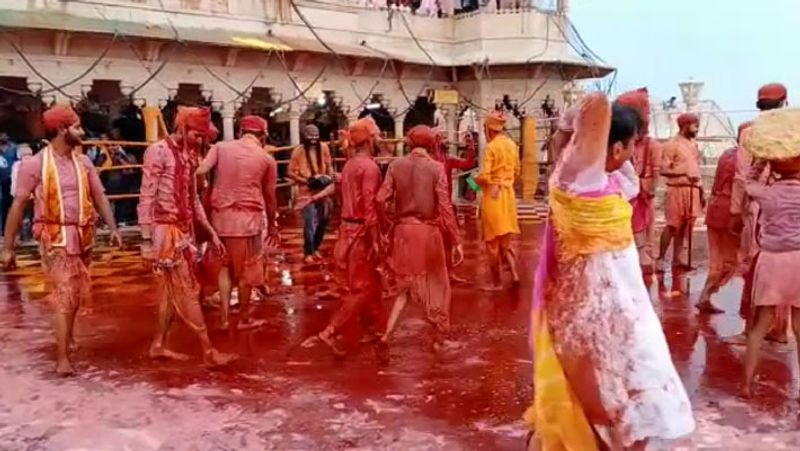 lathmar holi celebration in mathura kpl