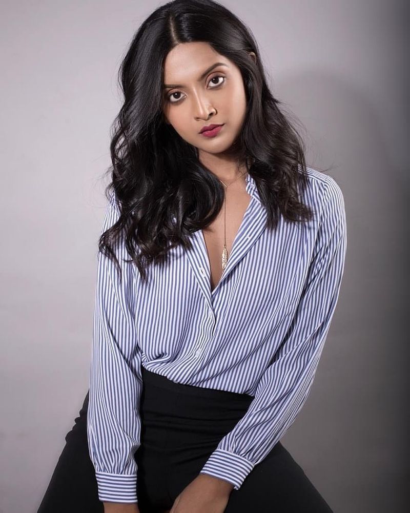 Nivedhithaasathish photo gallery