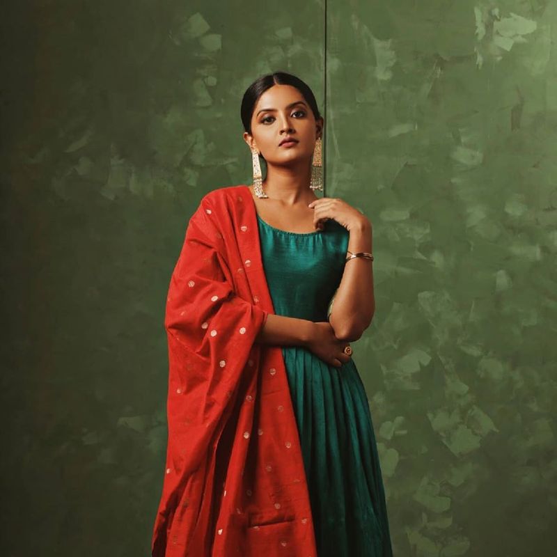 Nivedhithaasathish photo gallery