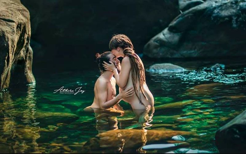 Maternity naked photo shoot of a French Couple in Kerala will awe you