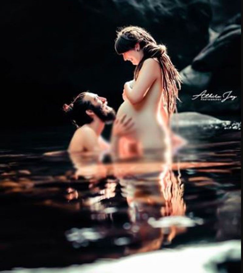 Maternity naked photo shoot of a French Couple in Kerala will awe you