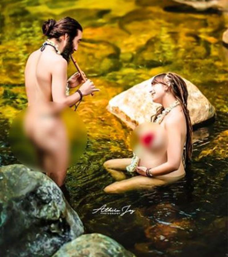 Maternity naked photo shoot of a French Couple in Kerala will awe you