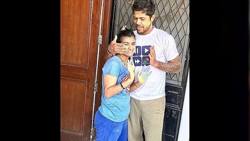pictures of indian cricketers celebrating holi KPB